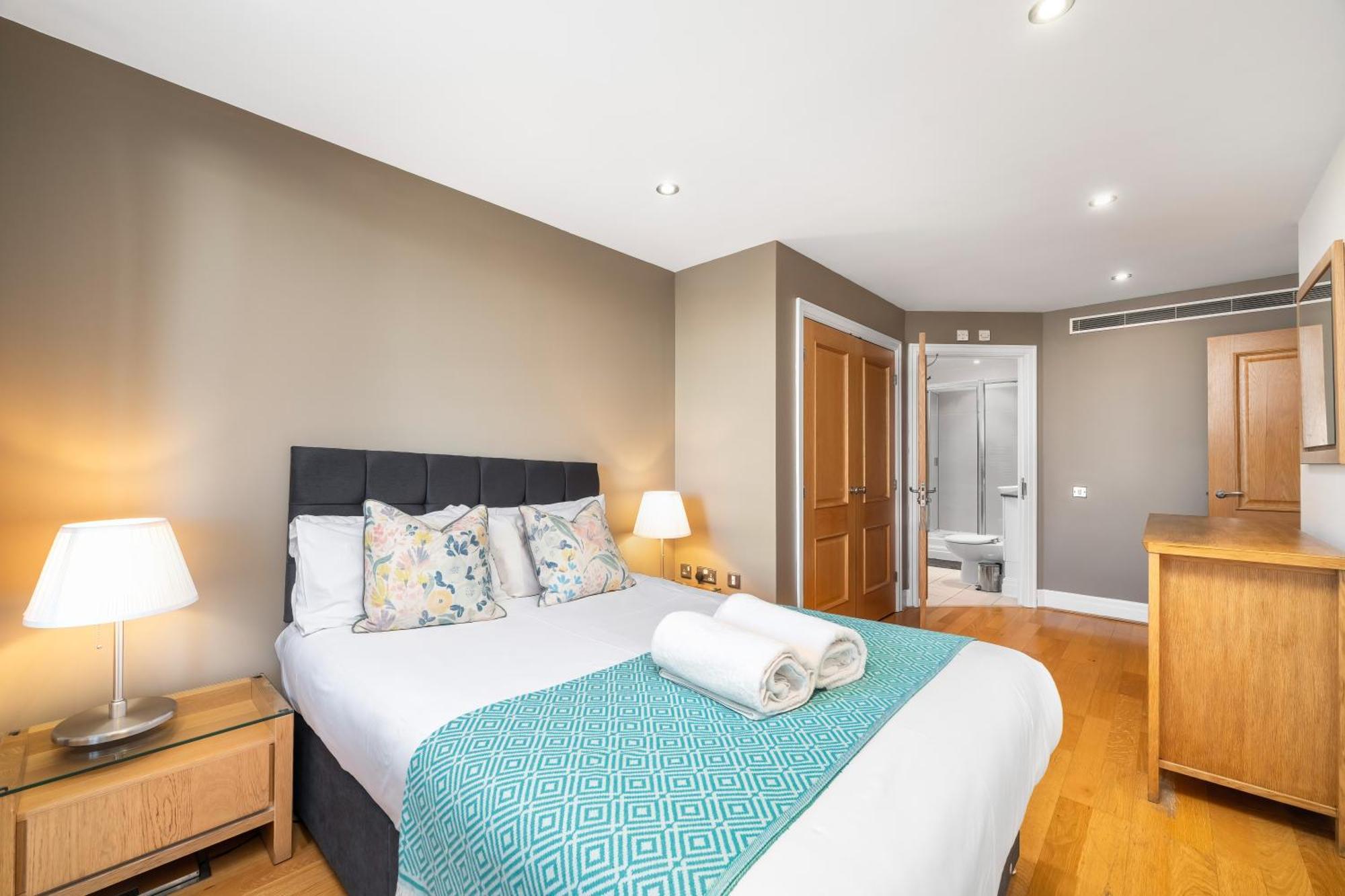 Modern Paddington Station 2 Bedroom Apartment ลอนดอน ภายนอก รูปภาพ